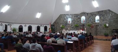 FiÃ©is participam da segunda noite de TrÃ­duo em honra ao Senhor Bom Jesus na Comunidade de Campo Mendes 